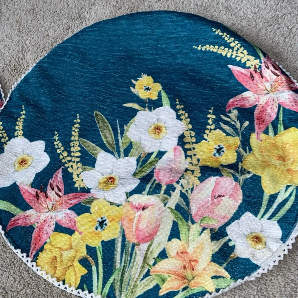 Shabby Chic‎ Round Floral Cloth Placemats Set (2)